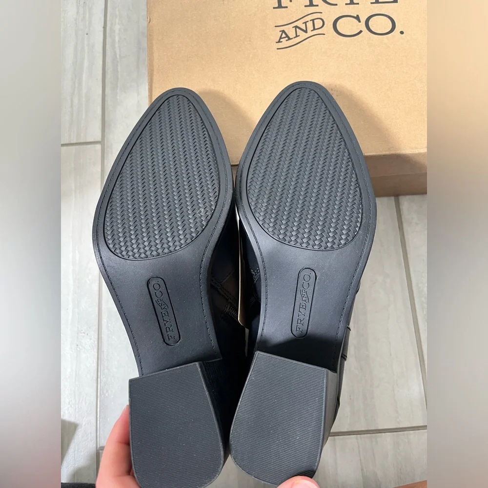 Women’s Frye and Co. stacked heel booties. NWT. Western look - Picture 8 of 8